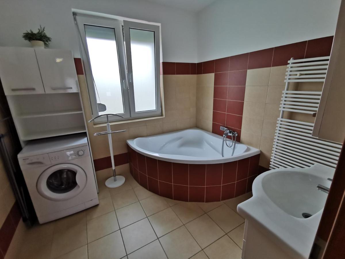 Freedom Apartman Hajdúszoboszló Extérieur photo
