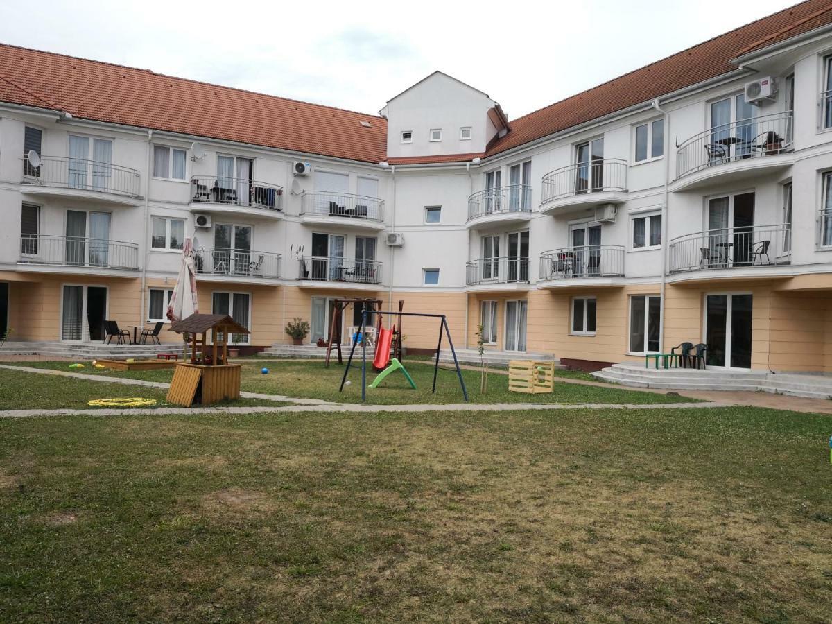 Freedom Apartman Hajdúszoboszló Extérieur photo